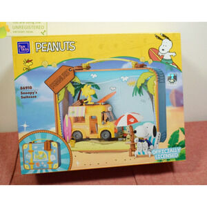 Pantasy Peanuts Snoopy's Suitcase Buildable Brick Block Set 86910